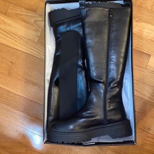 Never worn ego official boots - UK9 US 11